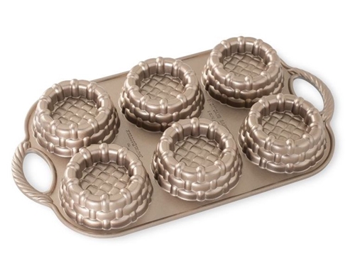 Shortcake Baskets Bundt Pan