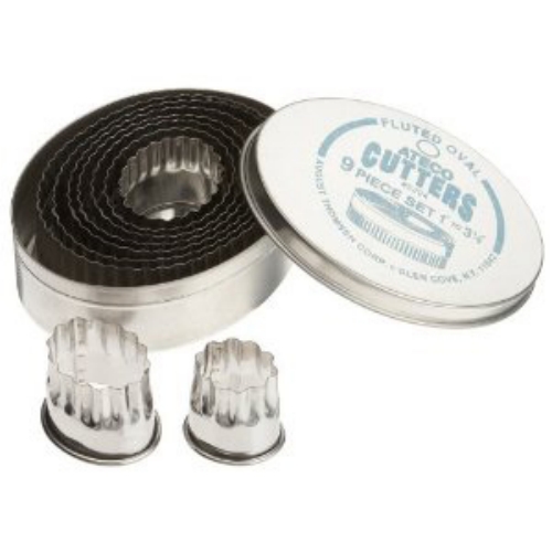 Cookie Cutter Set Oval Fluted 9 piece 